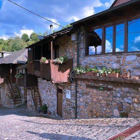 Hotel Rural El Lagar De Las Medulas Orellan ภายนอก รูปภาพ