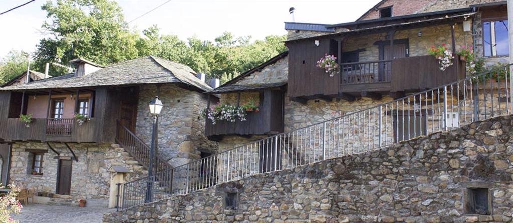 Hotel Rural El Lagar De Las Medulas Orellan ภายนอก รูปภาพ