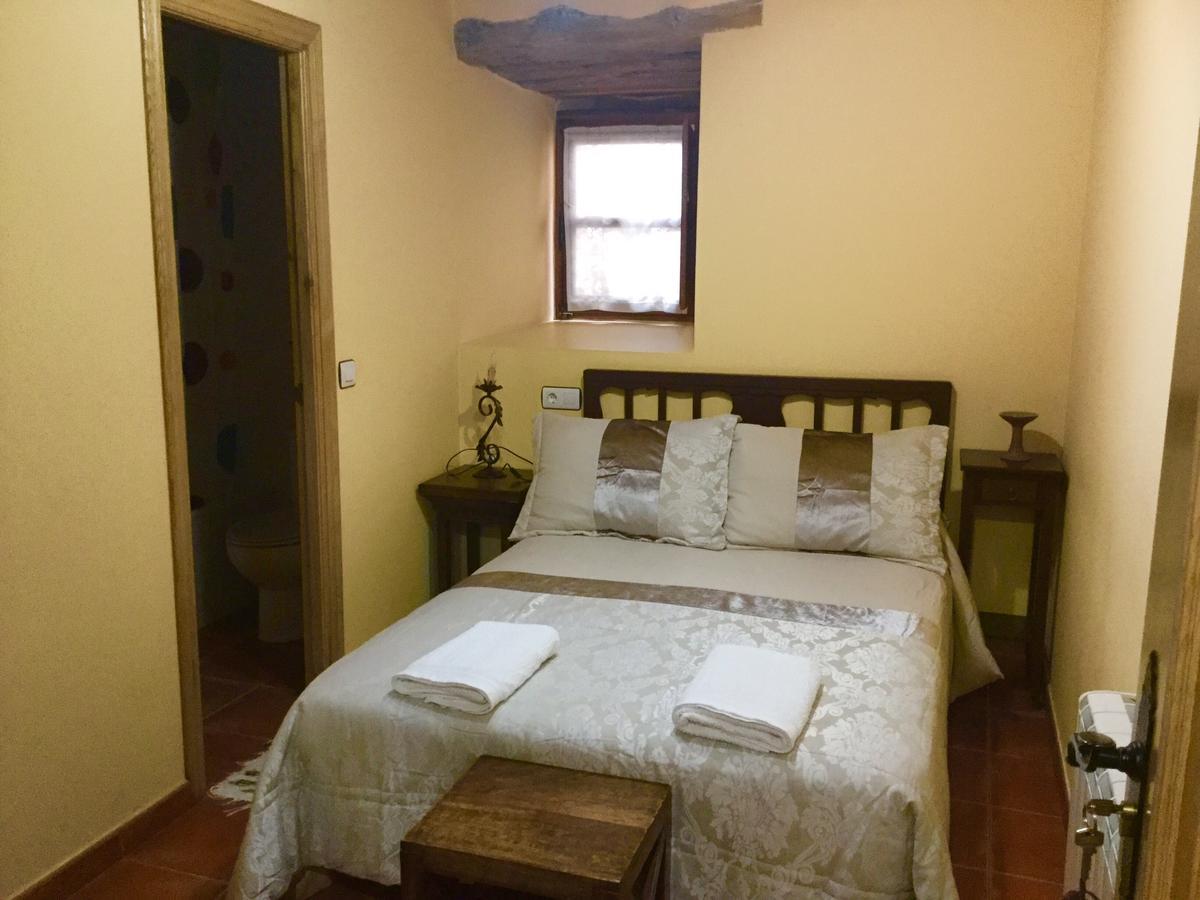 Hotel Rural El Lagar De Las Medulas Orellan ภายนอก รูปภาพ